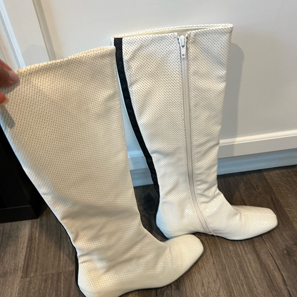 Pino Convertini- Sleek White Knee Boots with Glossy Finish
